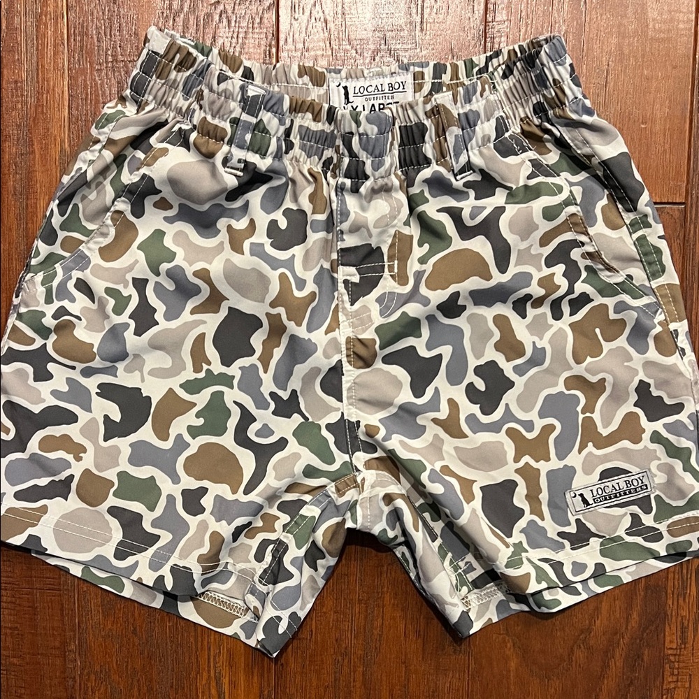 YOUTH XL Local Boy Camo Shorts